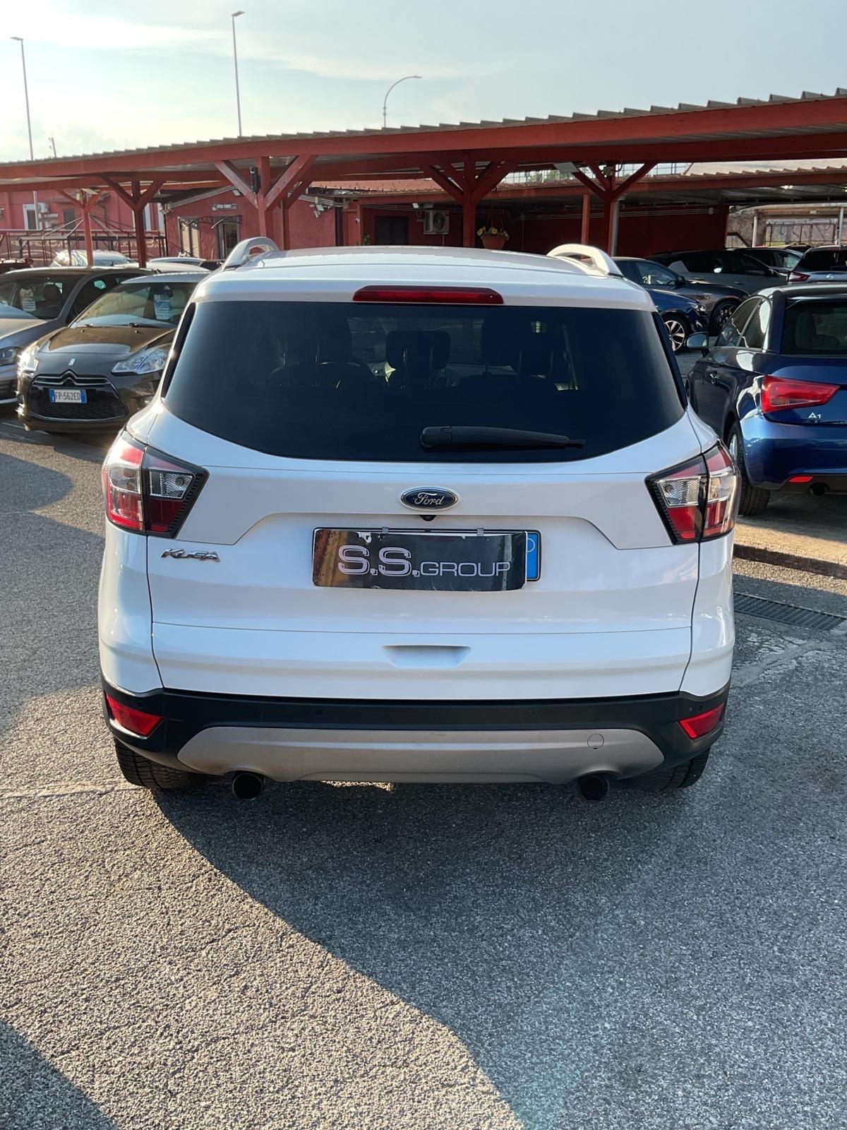 Kuga 1.5 TDCI 120 CV-2WD-titanium-unipro