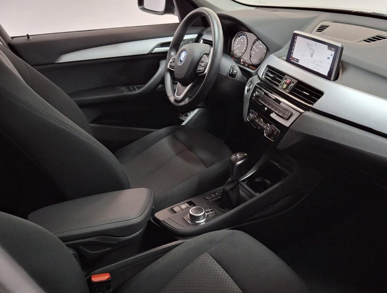 Bmw X1 xDrive25e Sport Cerchi 19 Navigazione full optional