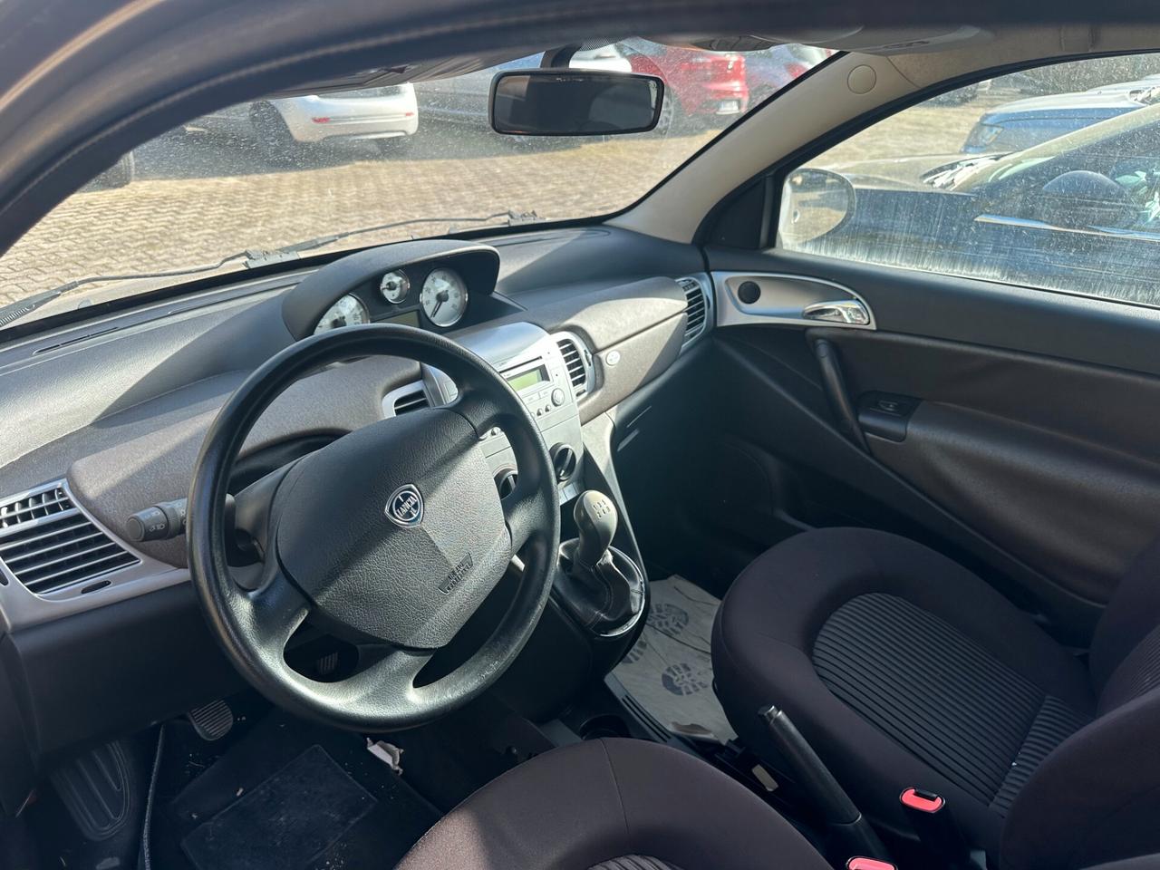 Lancia Ypsilon 1.3 MJT 75 CV Argento