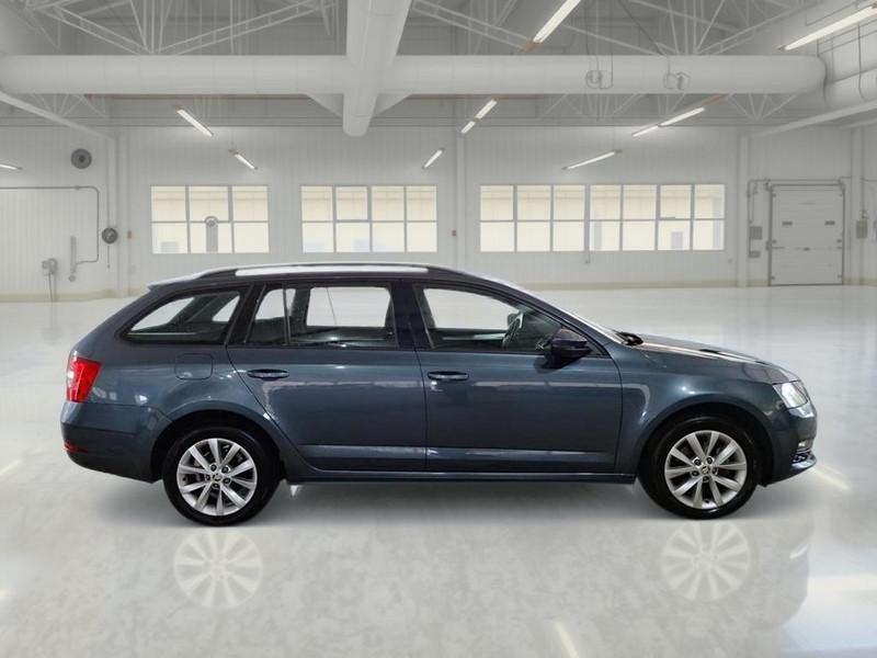 SKODA OCTAVIA WAGON 2.0 TDI EXECUTIVE DSG