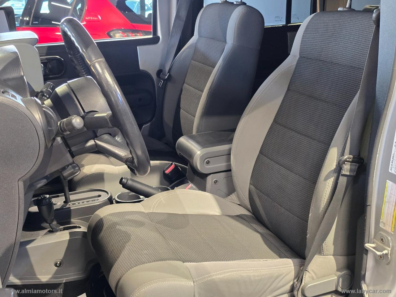 JEEP Wrangler Unlimited 2.8 CRD Sport Auto