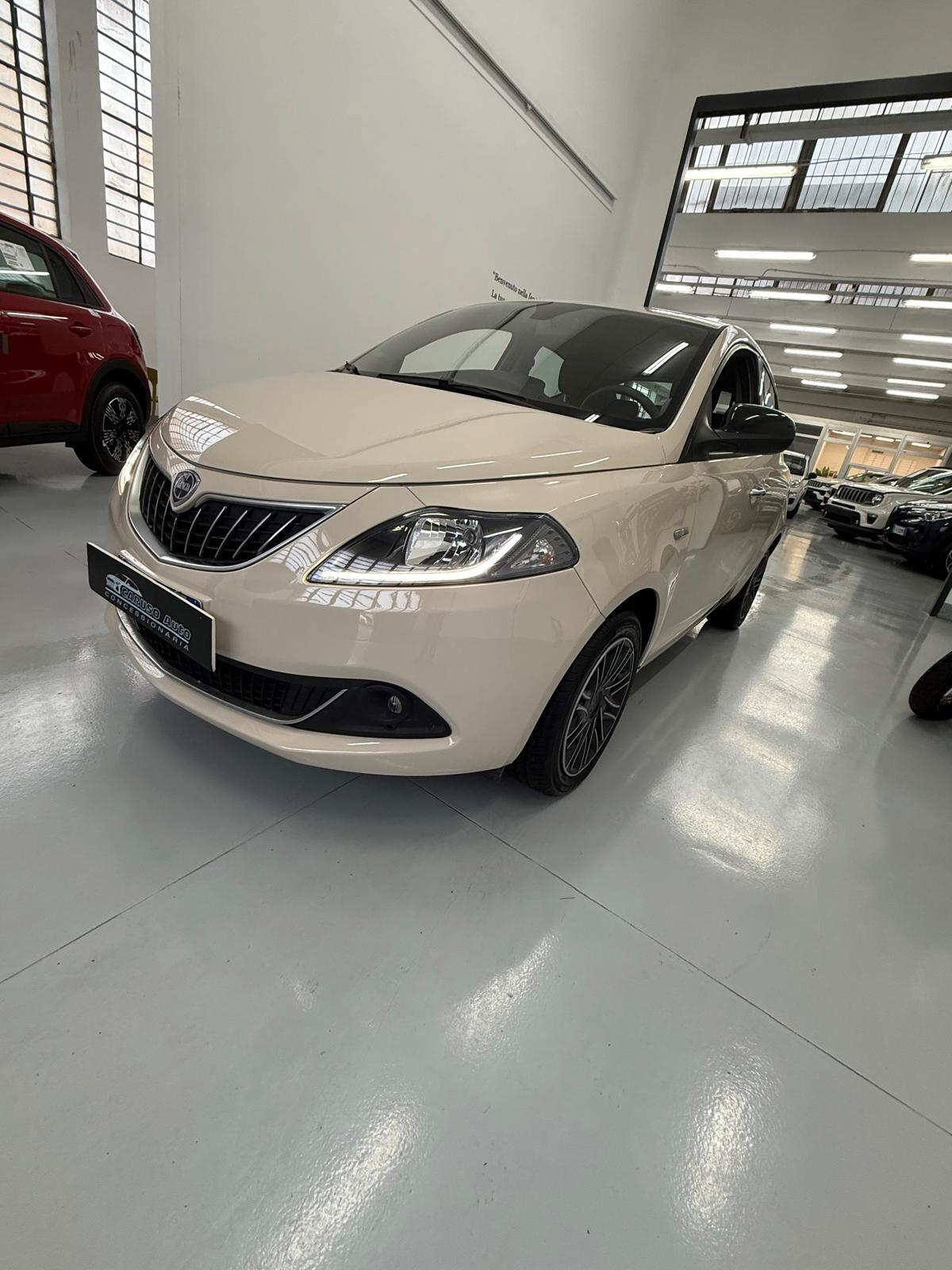 Lancia Ypsilon 1.0 FireFly 5 porte S&S Hybrid Ecochic Gold