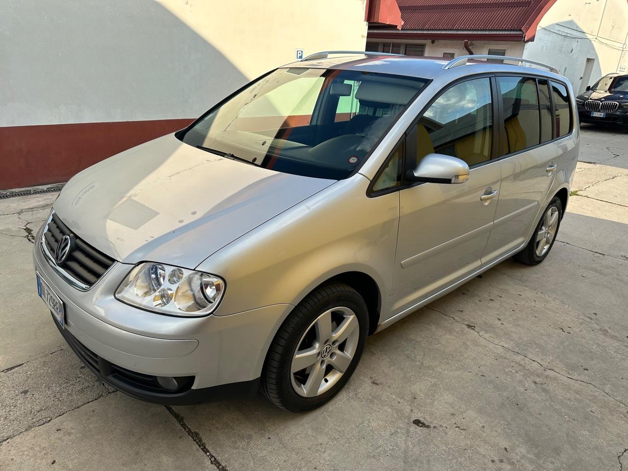 Volkswagen Touran 2.0 TDI Highline Gancio T.