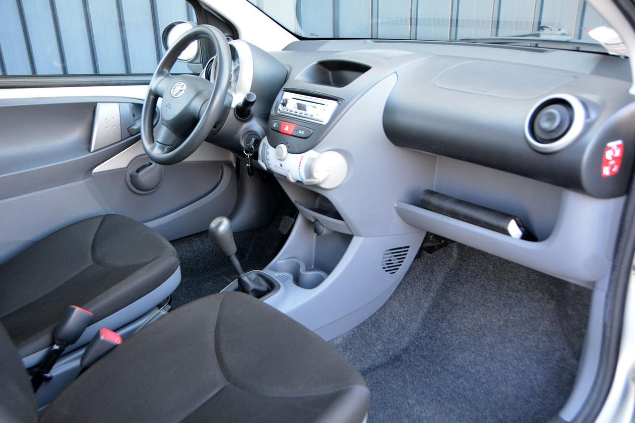 Toyota Aygo 1.0 12V VVT-i 3p 1.0 Now benzina * POCHI KM *