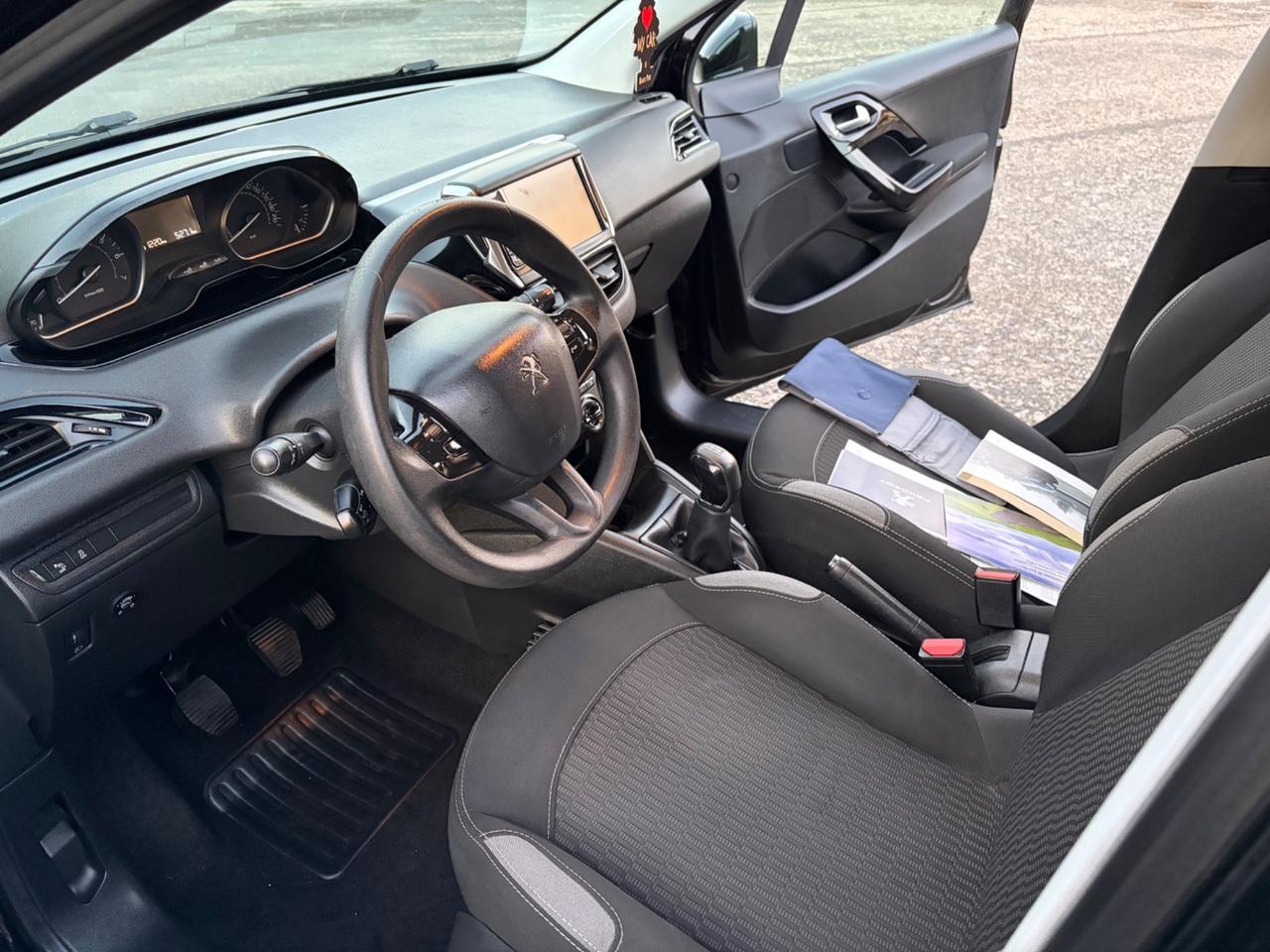 Peugeot 208 PureTech 82 5p. GPL Allure