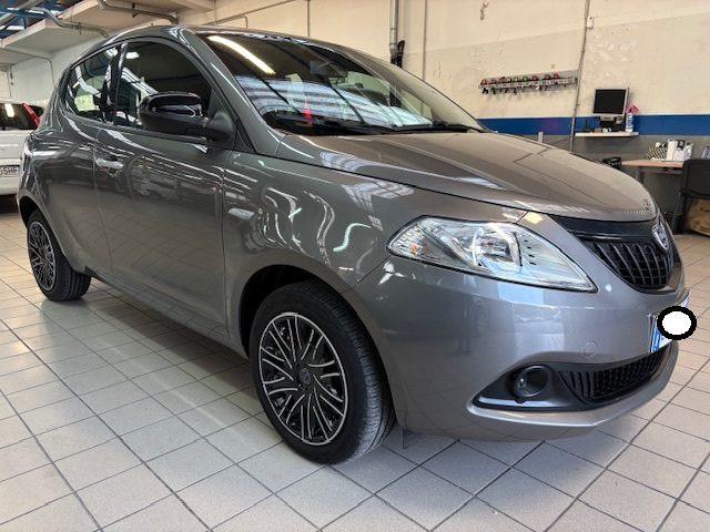 LANCIA Ypsilon 1.0 FireFly 5 porte S&S Hybrid Silver Plus