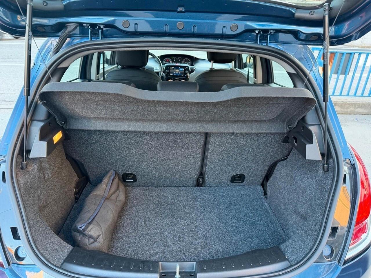 Lancia Ypsilon 1.2 69 CV 5 porte GPL Ecochic Gold