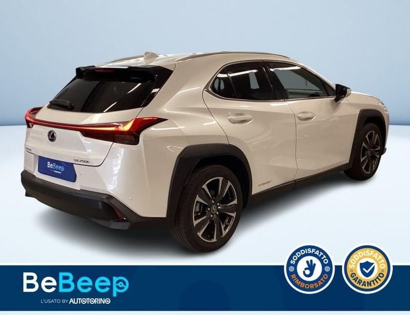 Lexus UX 2.0 PREMIUM 4WD CVT