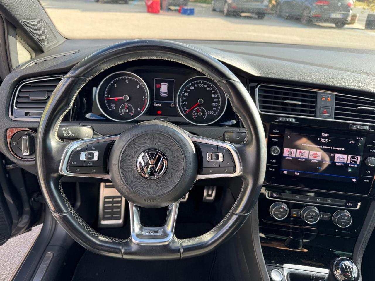 Volkswagen Golf 2.0 TDI R-LINE, FULL LED 150CV