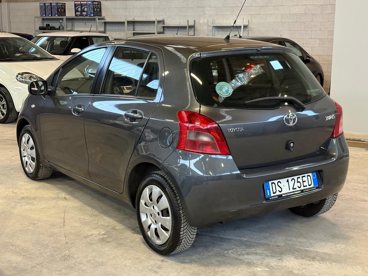 Toyota Yaris 1.0 5 porte Sol