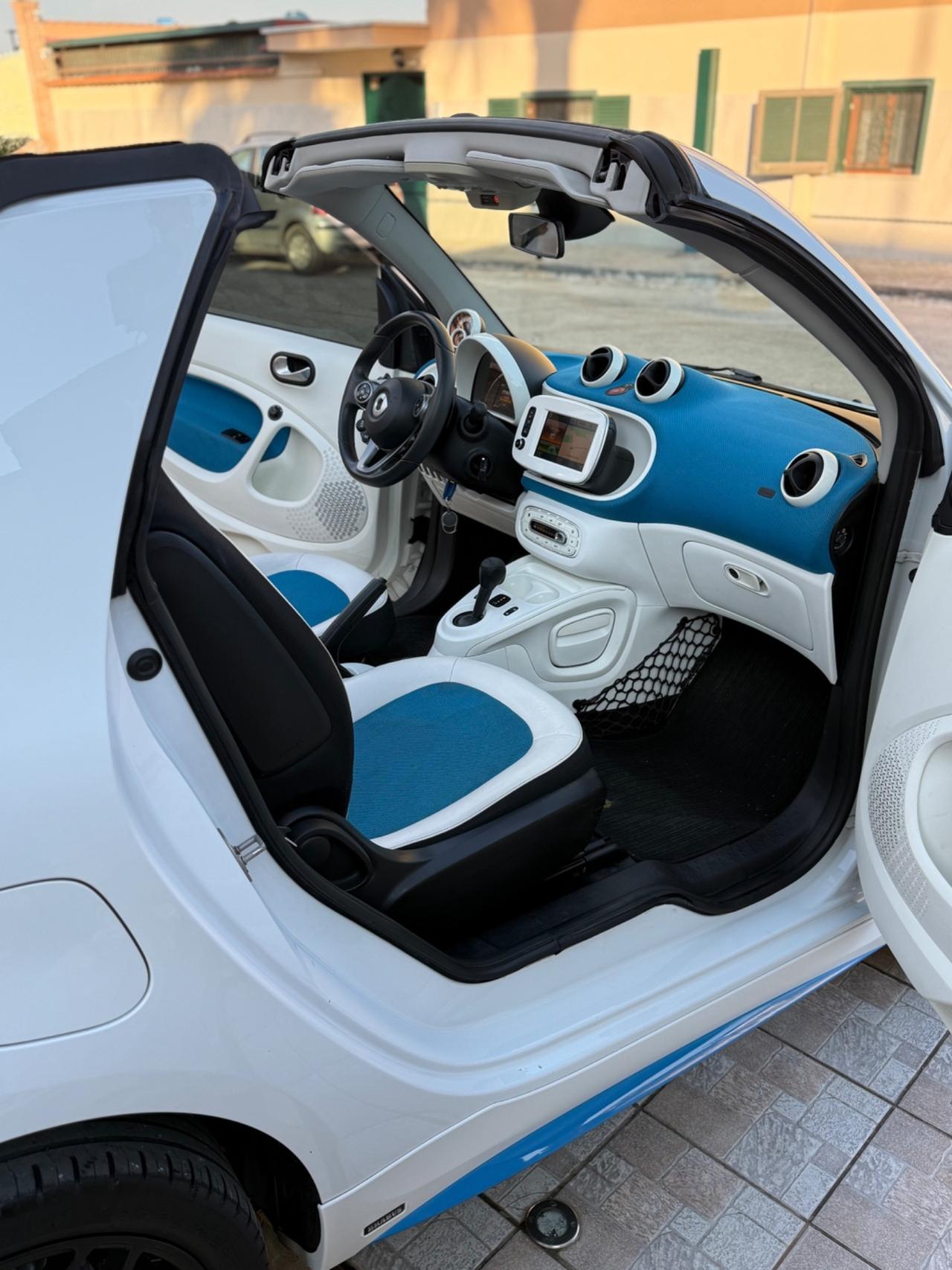 Smart ForTwo 90 0.9T twinamic cabrio Urbanrunner Proxy