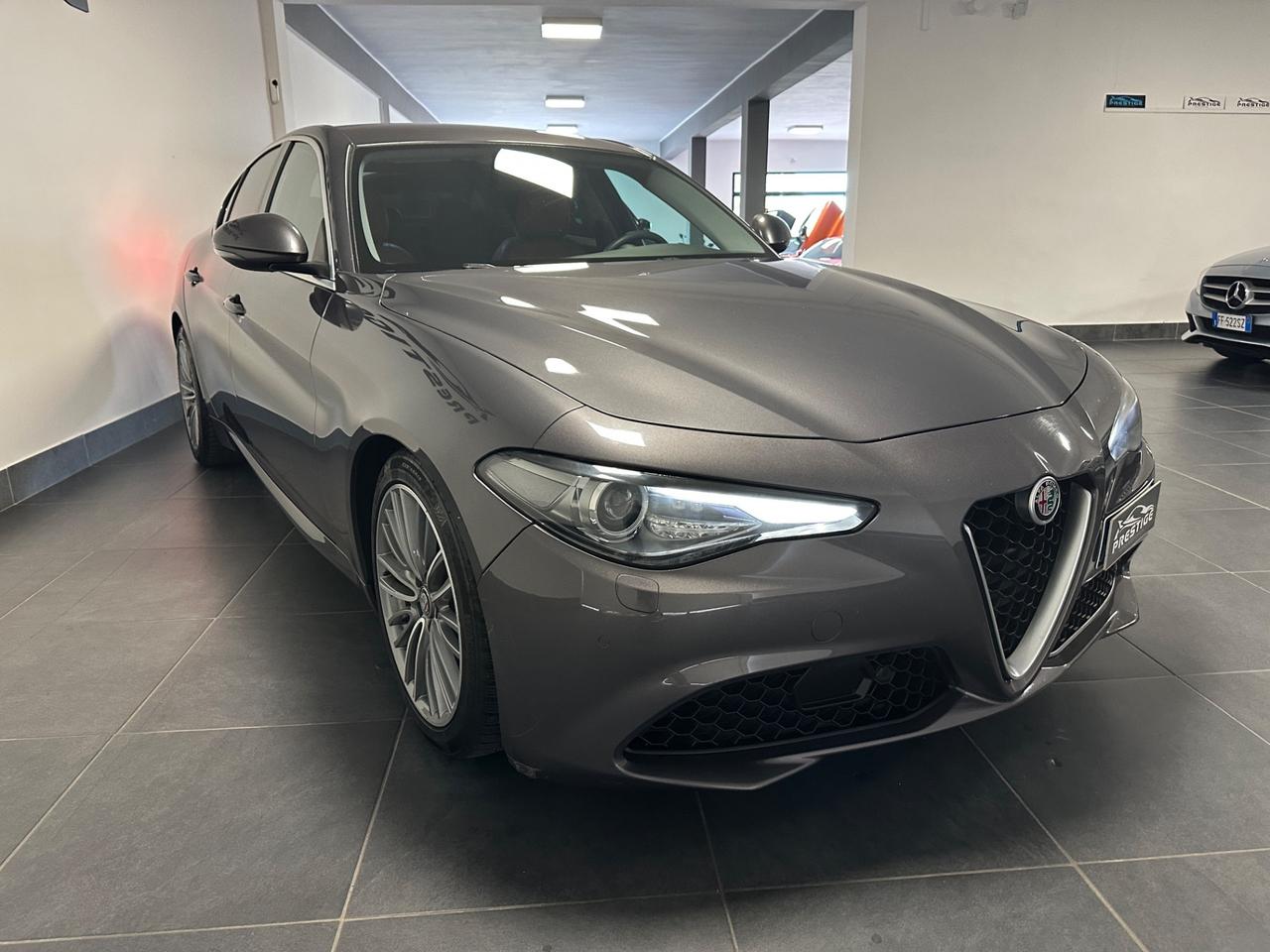 ALFA ROMEO GIULIA 2.2 T PELLE MARRONE 180CV UNIPRO