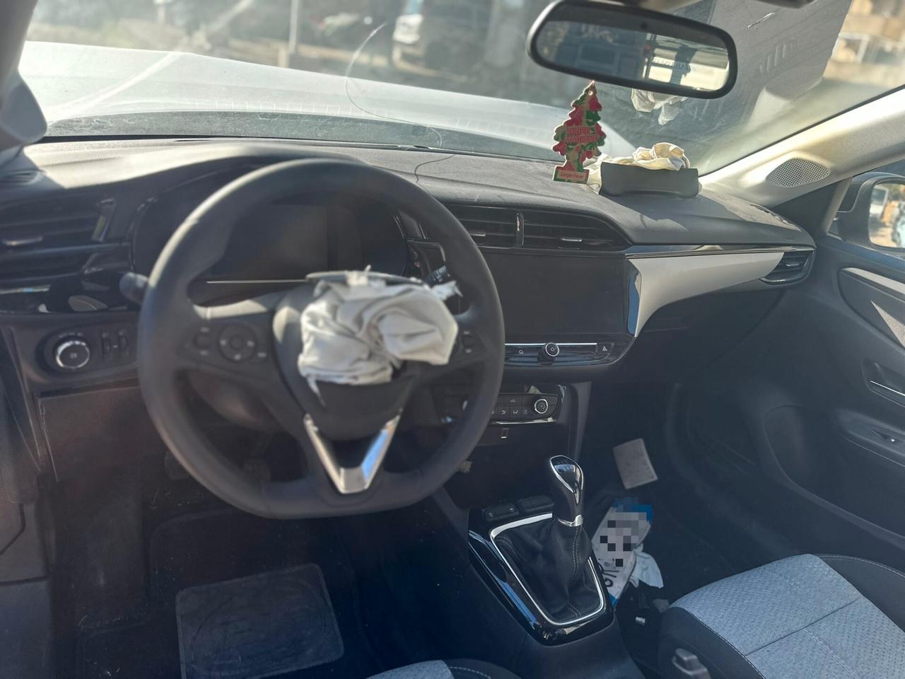 Opel Corsa 1.2 sinistrata incidentata