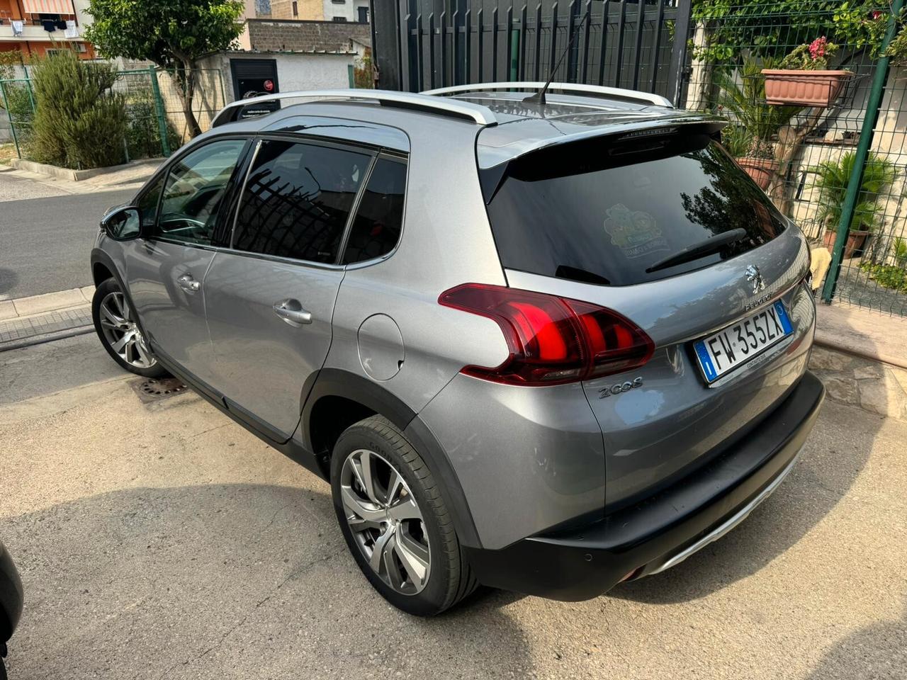Peugeot 2008 BlueHDi 100 S&S Black Matt