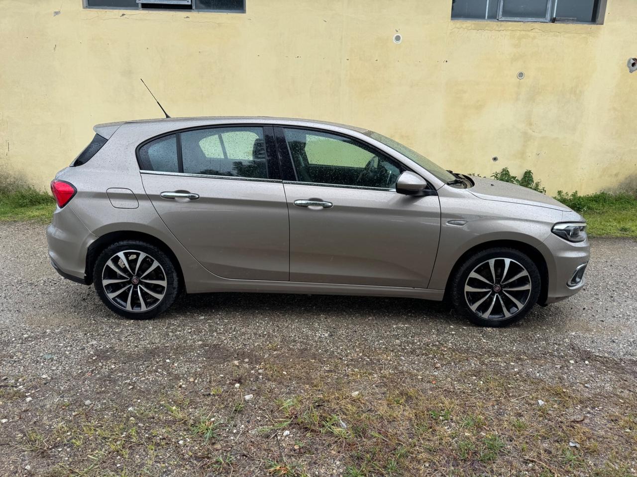 Fiat Tipo 5 porte sw MOTORE CONSUMA OLIO