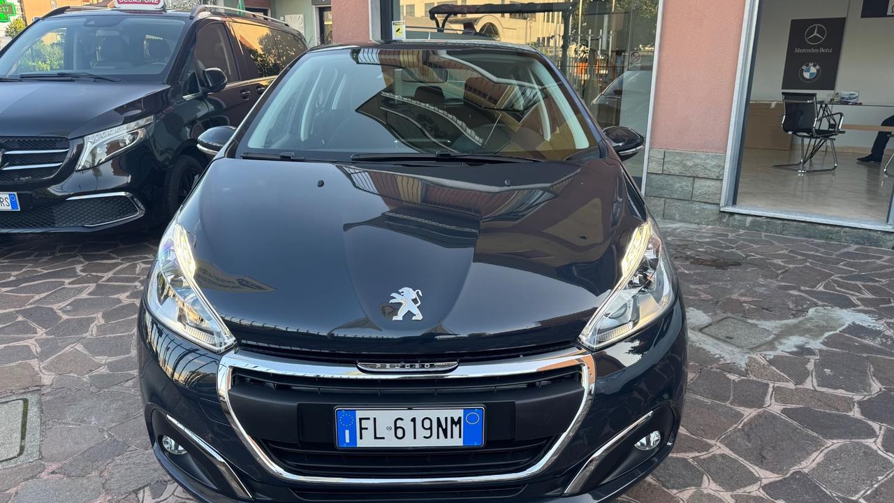 Peugeot 208 PureTech 82 5 porte Allure