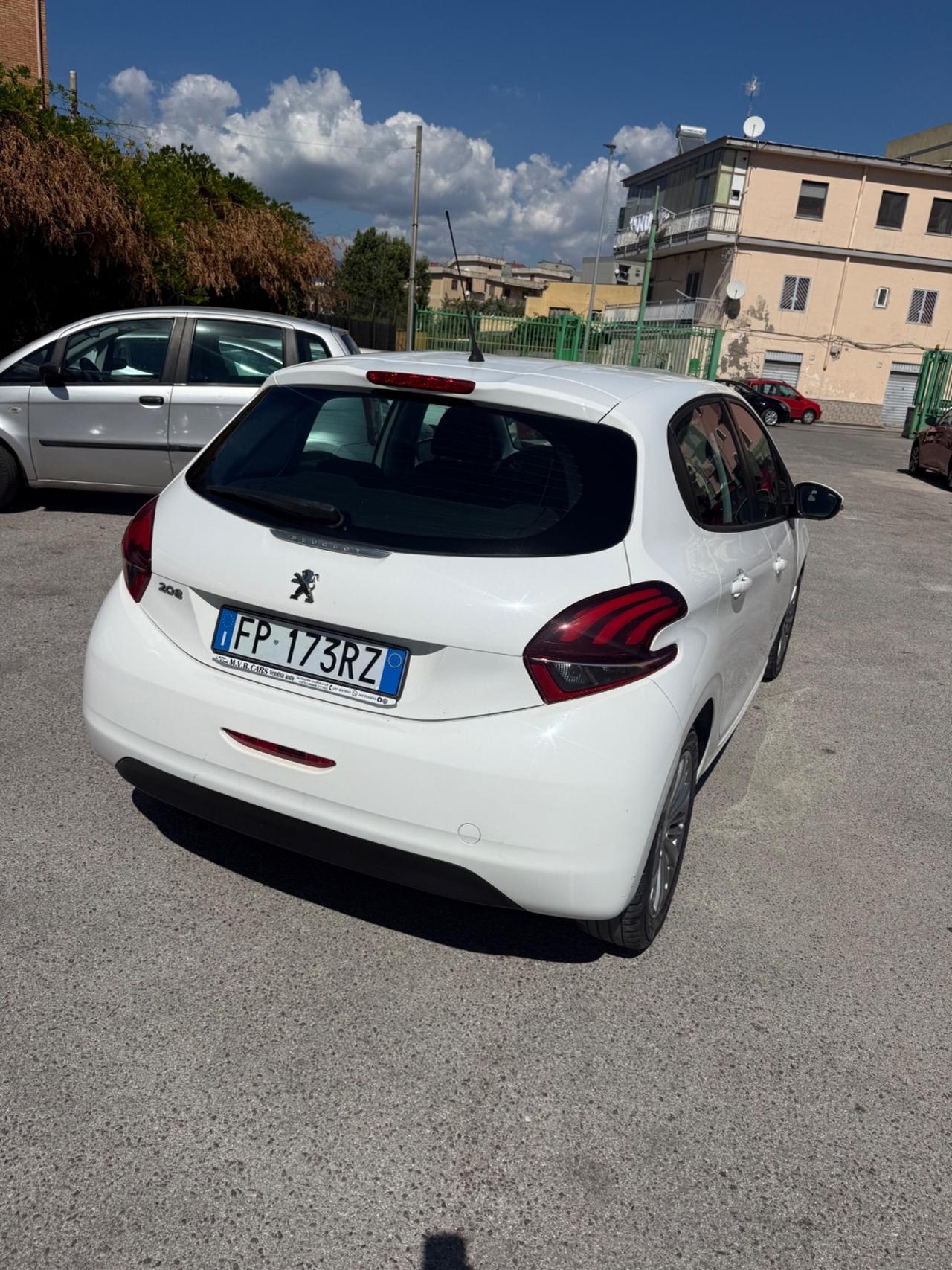 Peugeot 208 BlueHDi 1.6 75 5 porte Allure