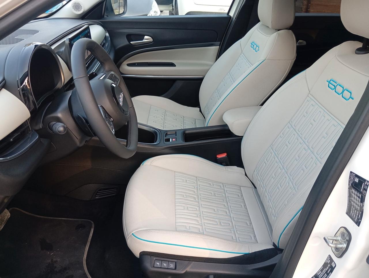 Fiat 600 Hybrid 110 CV DCT MHEV La Prima
