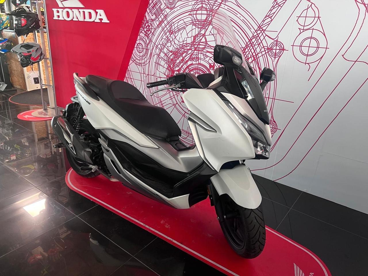 Honda Forza 300 2021