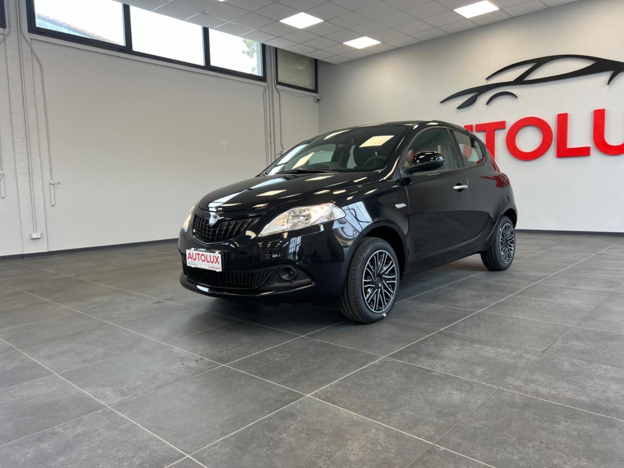 Lancia Ypsilon 1.0 FireFly 5 porte S&S Hybrid Silver Plus