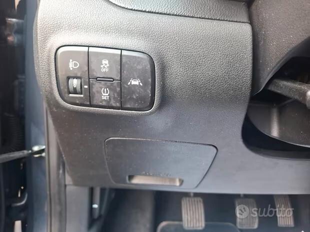 Hyundai i10 - 1.0 MPI Prime CLIMA CERCHI CRUISE MULTIFUNZIONE ESENTE BOLLO NEO PATENTATI