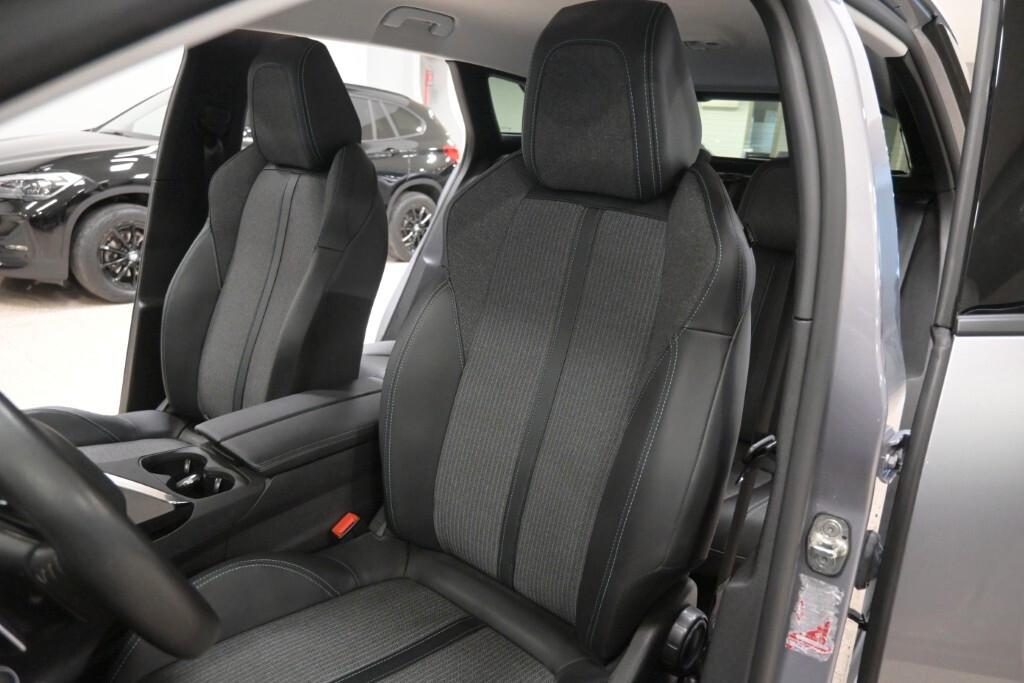 PEUGEOT 3008 1.5 BLUEHDI 131CV EAT8 SeS ALLURE ( FARI LED - I-COCKPIT - NAVI - MIRROR - TELECAMERA POST. - CERCHI 18 )