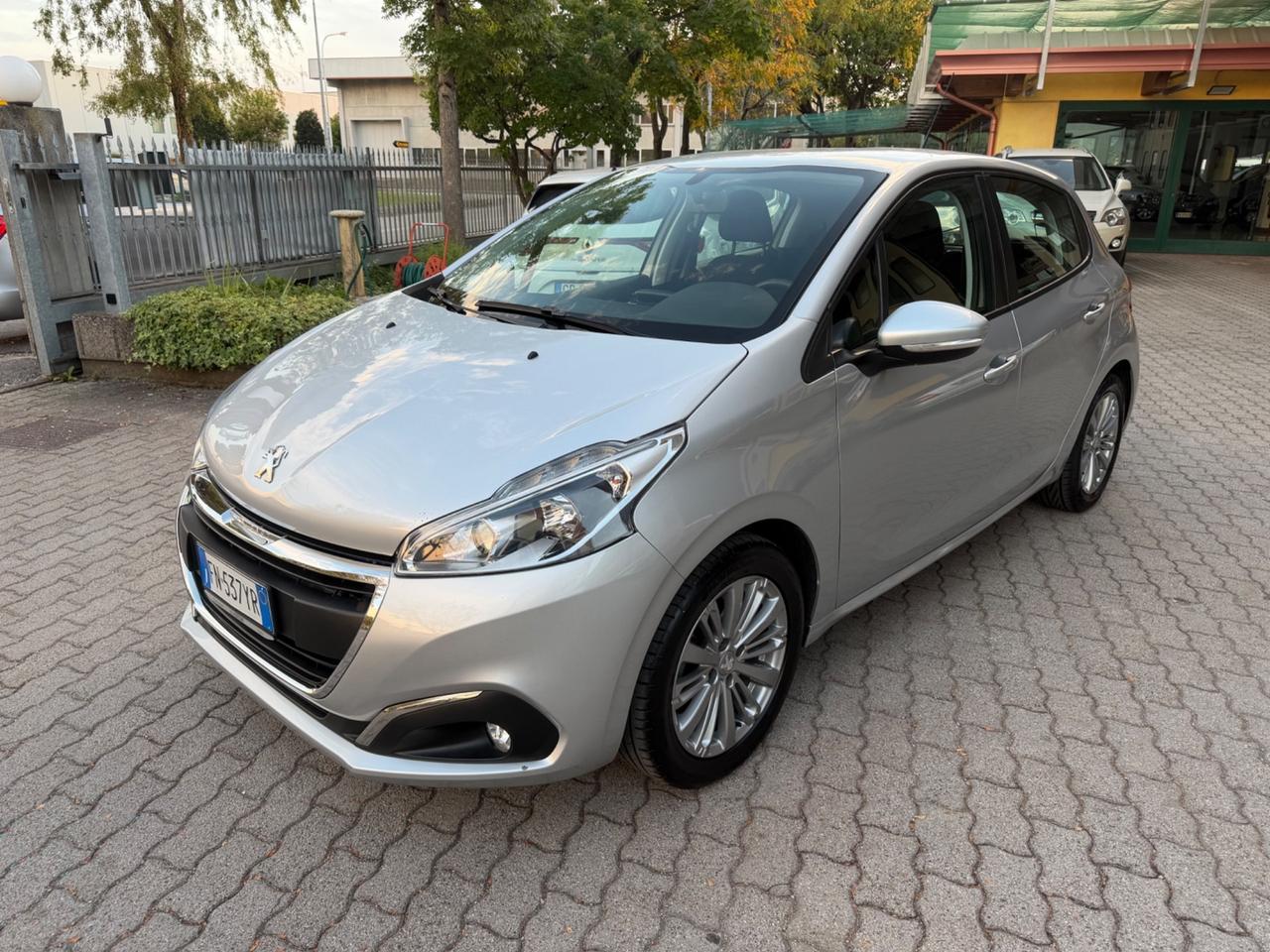 Peugeot 208 PureTech 82 5 porte Allure