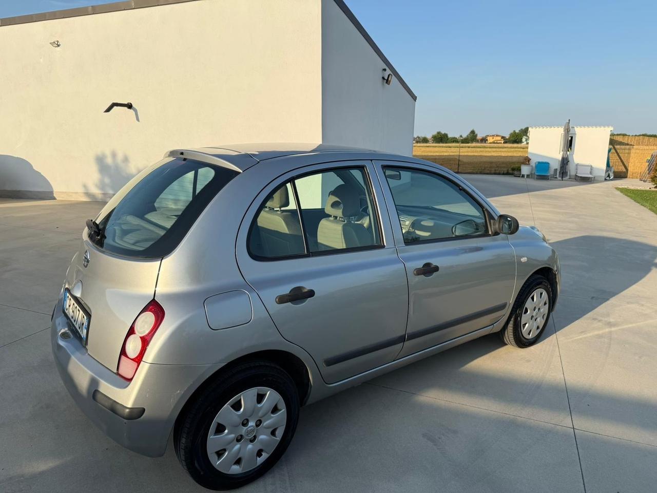 Nissan Micra 1.0 16V 5 porte Visia