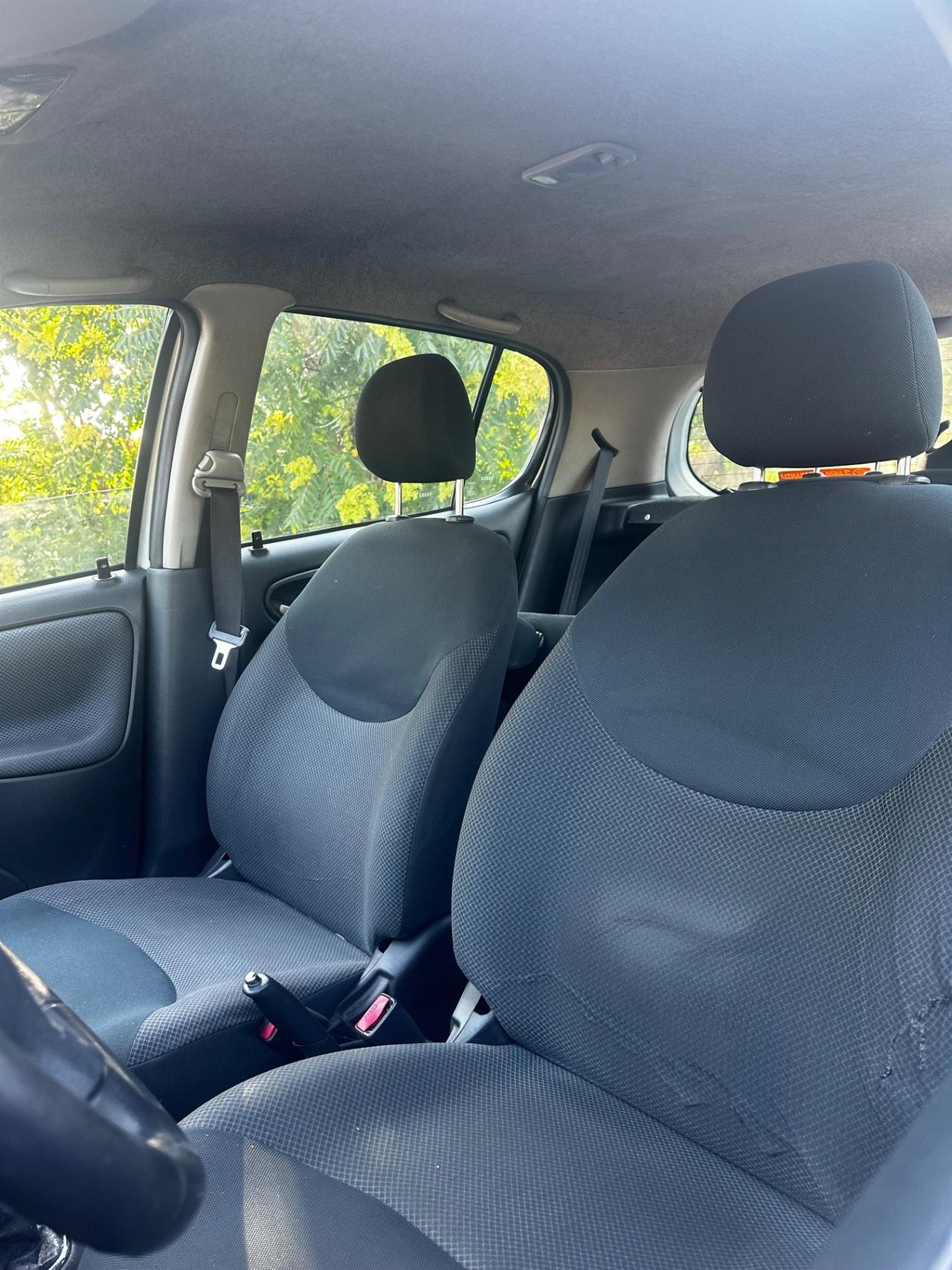 Toyota Yaris 1.4 tdi D-4D cat 5 porte Sol