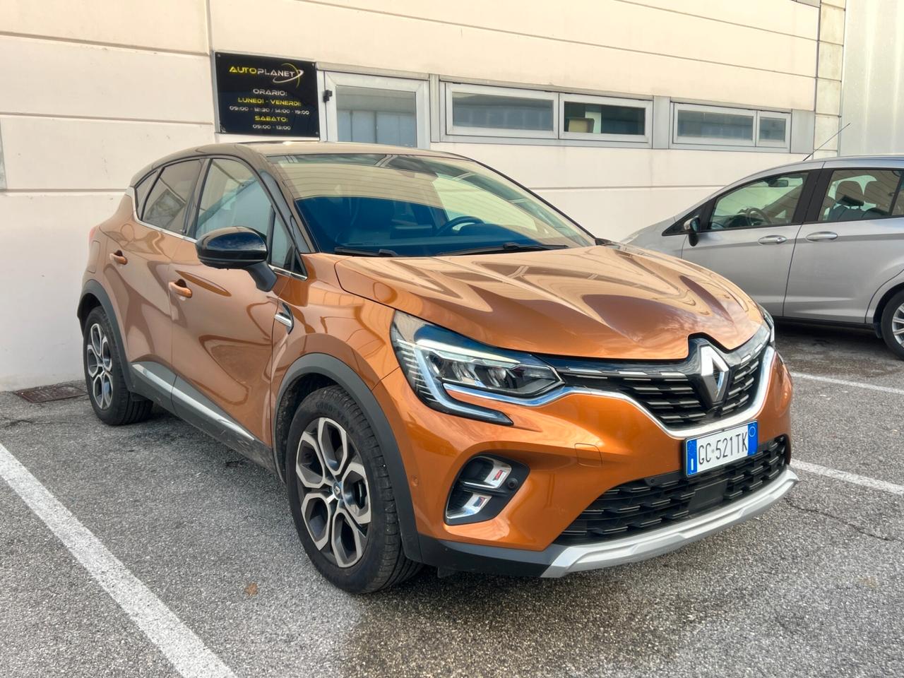 Renault Captur Plug-IN Hybrid E-Tech 160 CV Initiale Paris