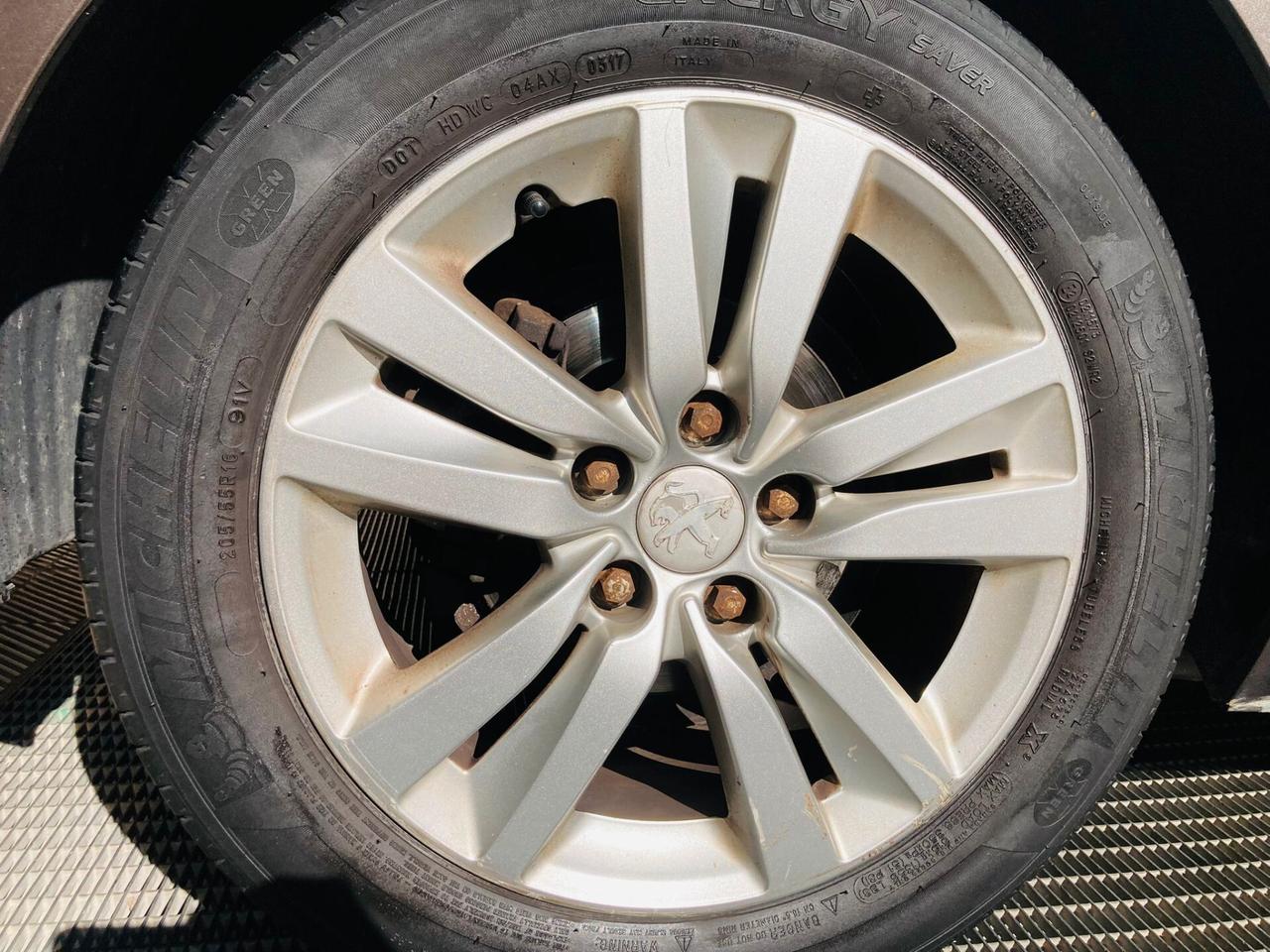 Peugeot 308 1.6 HDi - IDEALE X NEOPATENTATI - 2015