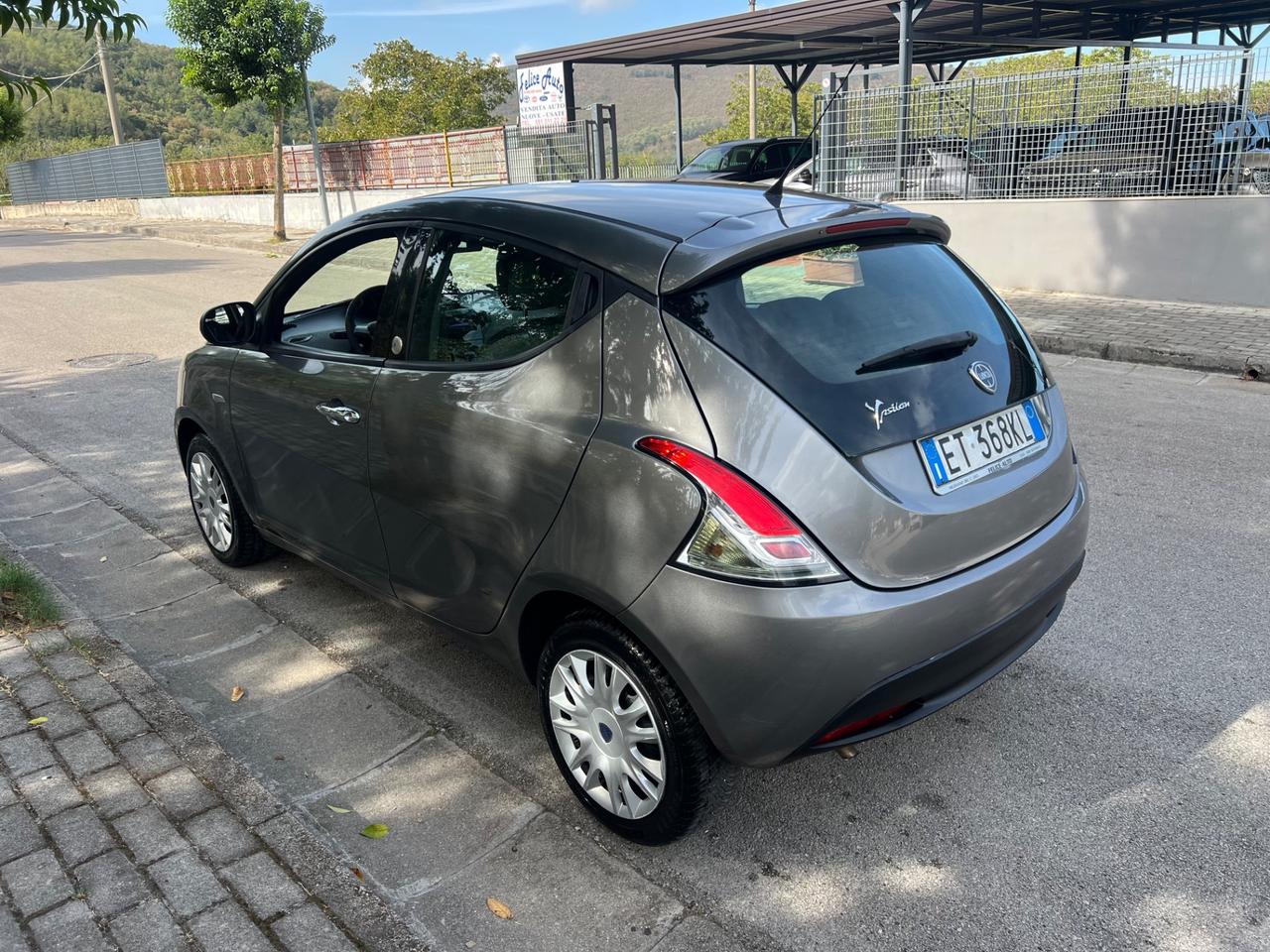 Lancia Ypsilon 1.2 69cv GPL Ecochic Platinum 2013