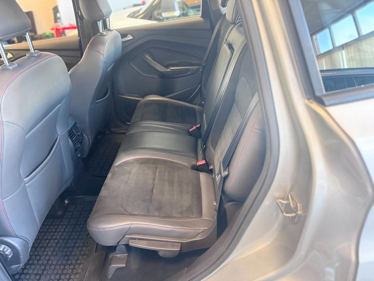 Ford Kuga 2.0 TDCI 150 CV S&S 4WD Powershift ST-Line