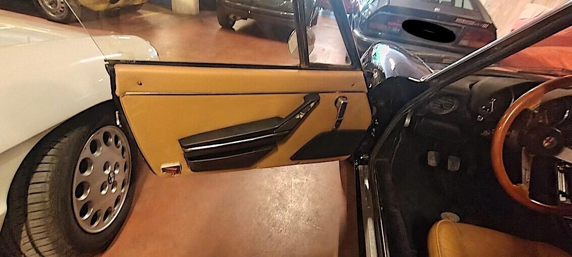 Alfa Romeo Spider 2.0 Veloce