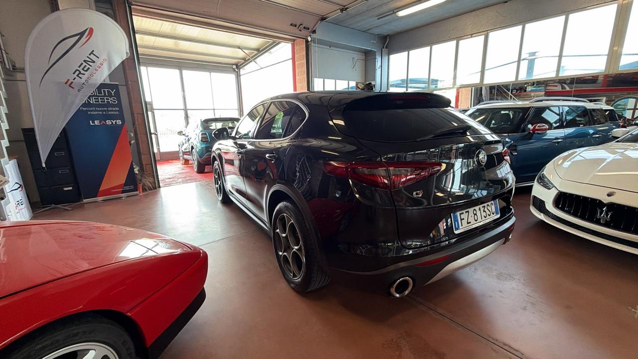 Alfa Romeo Stelvio 2.2 Turbodiesel 190 CV AT8 Q4 Sport-Tech