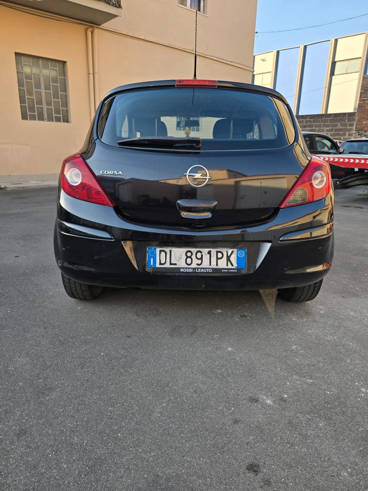 Opel Corsa 1.0 12V 3 porte Club con soli 70mila km possibilita 12 mesi garanzia