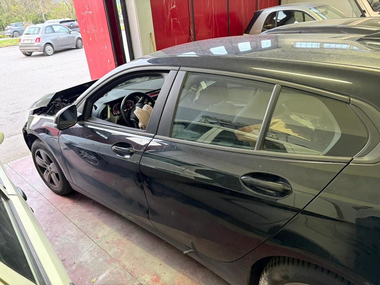 Bmw 116 116d 5p. Business Advantage