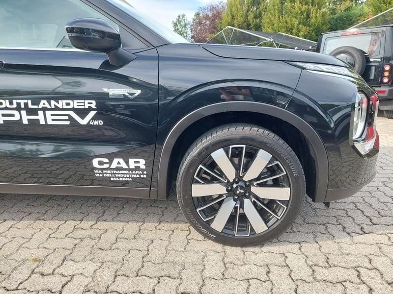 Mitsubishi Outlander PHEV 2.4L PHEV INTENSE