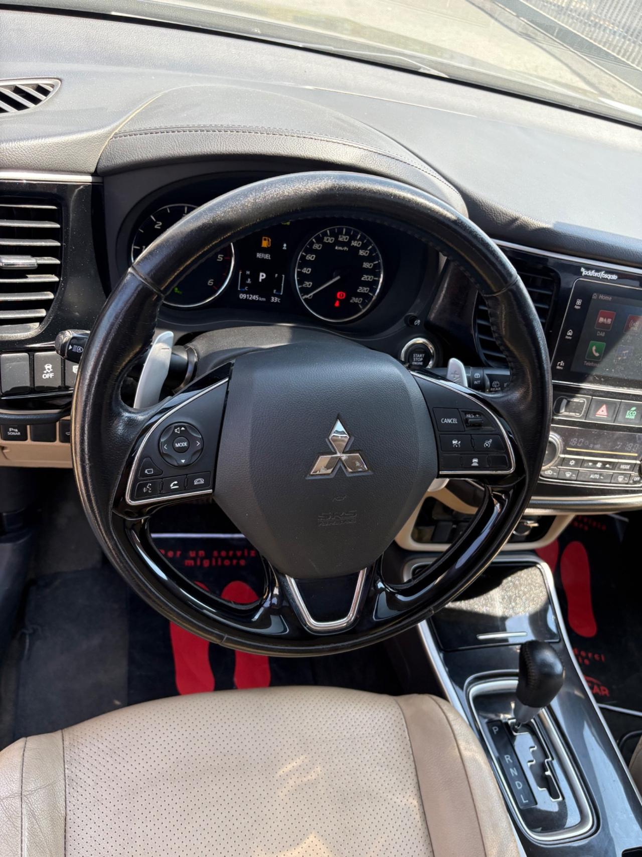 Mitsubishi Outlander 2.2 DI-D 4WD Instyle Plus SDA 7 posti