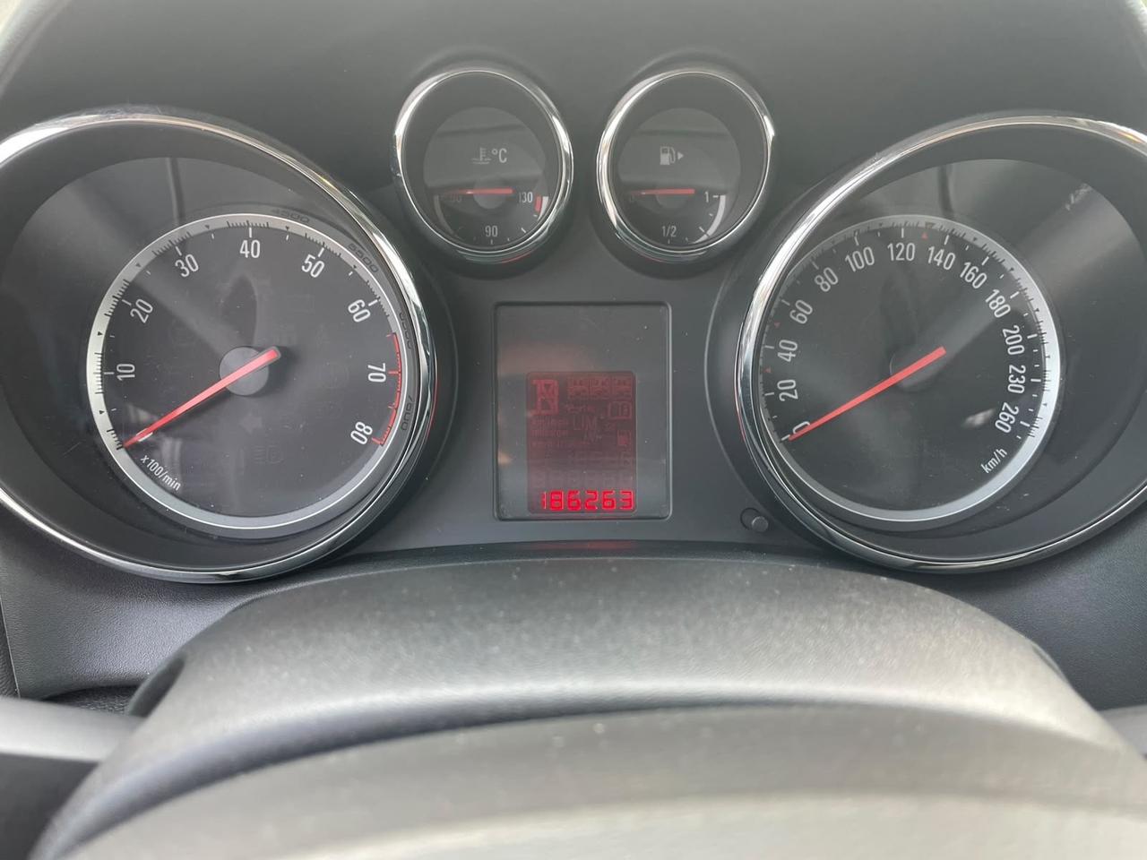Opel Astra 1.4 100CV 5 porte Cosmo