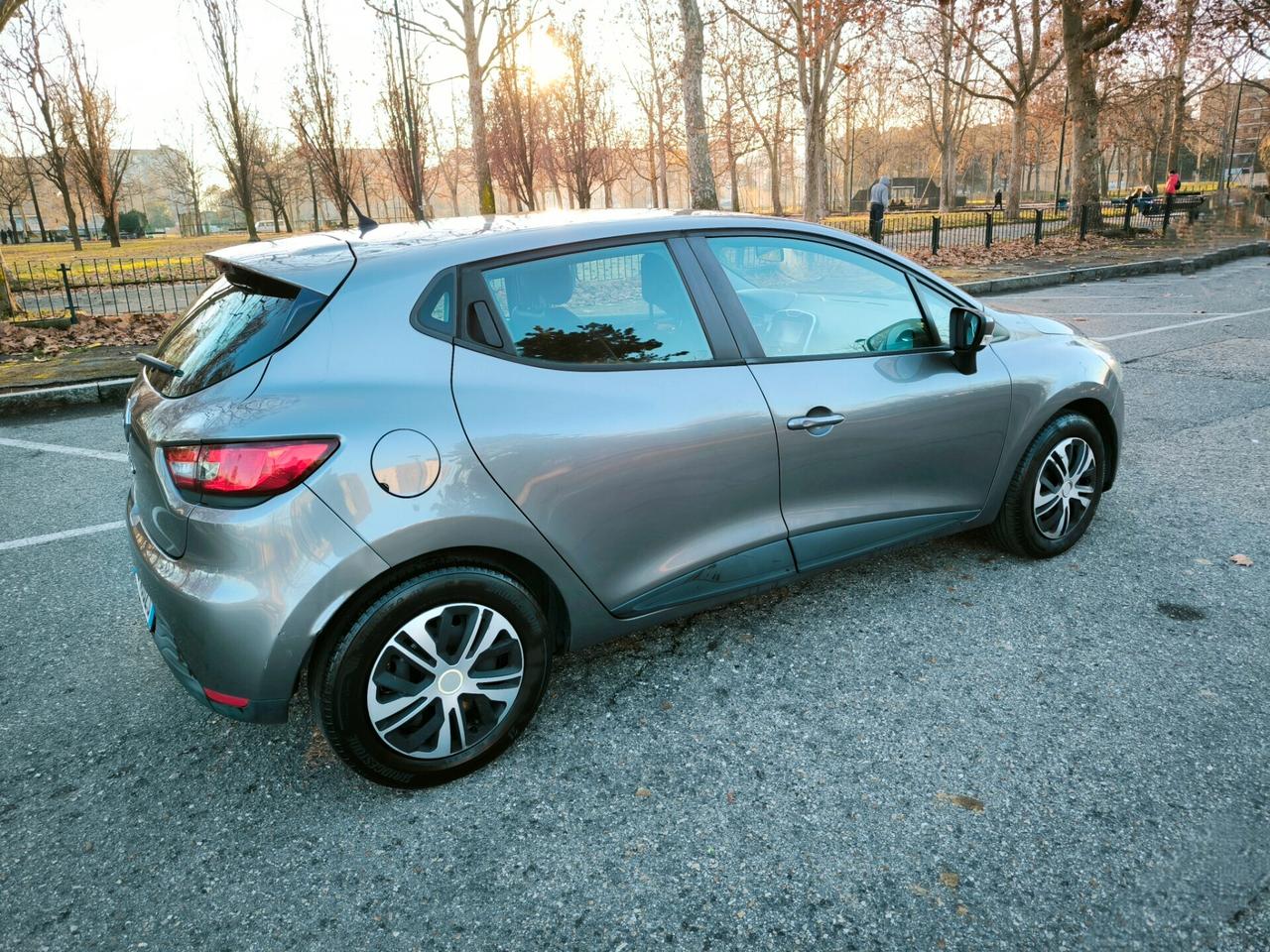 Renault Clio 1.2 75CV GPL 5 porte