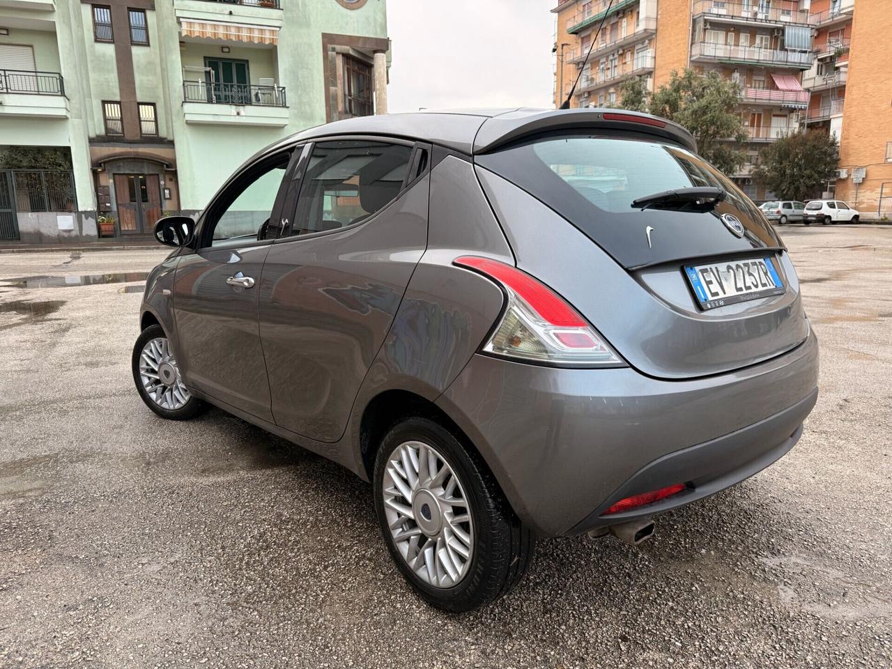 Lancia Ypsilon 1.3 MJT 16V 95 CV 5 porte IN PERFETTE CONDIZIONI