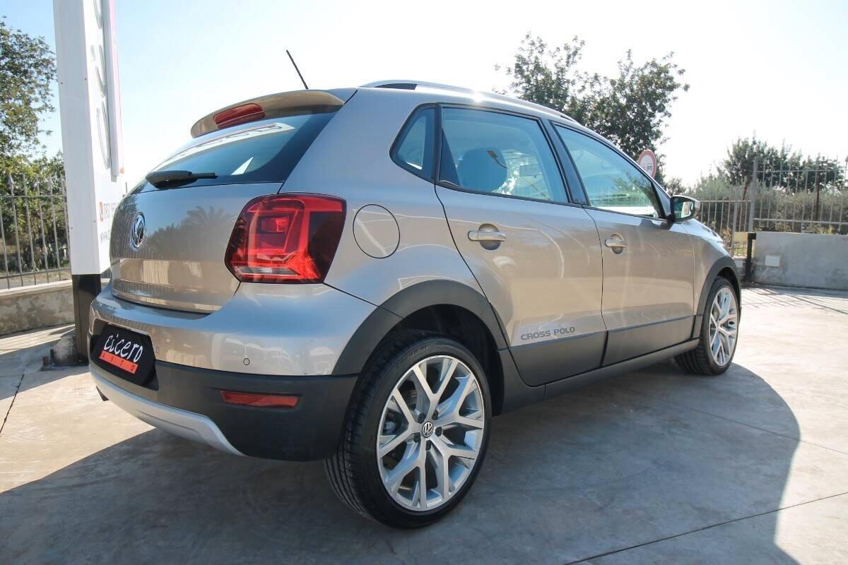 Volkswagen Polo Cross 1.4 TDI DSG 90CV | 2016