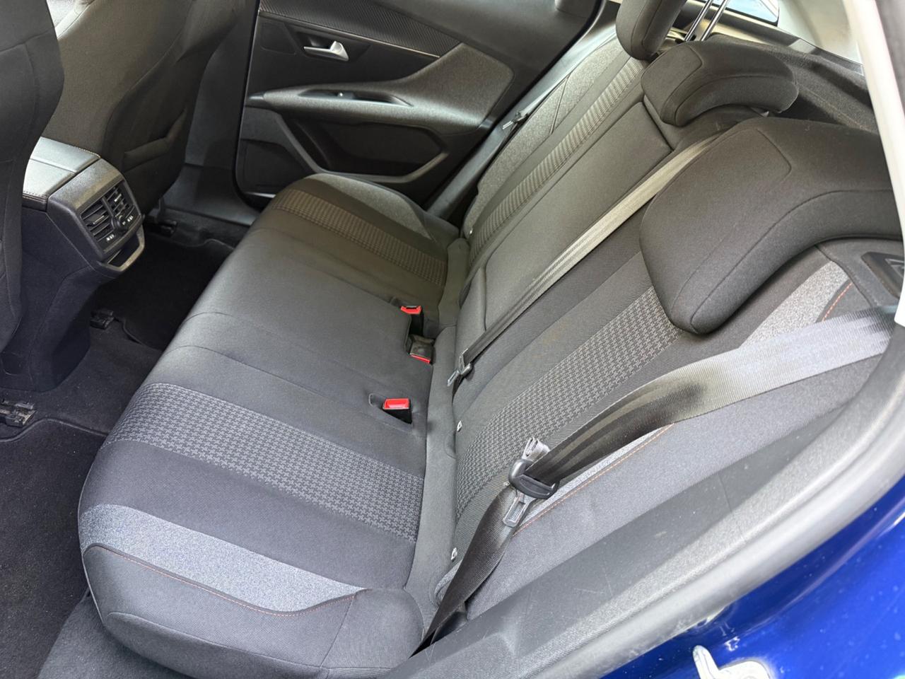 Peugeot 3008 BlueHDi 130 S&S Business