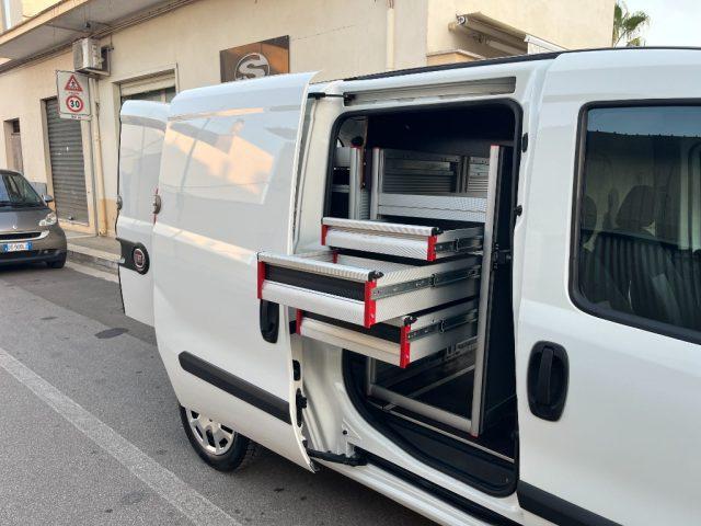 FIAT Doblo' MAXI DOPPIA PORTA LATERALE CON SCAFFALA