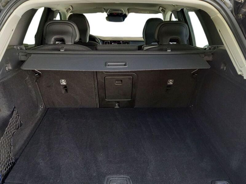 Volvo XC60 B4 197+14 CV AWD Automatica NAVI LED Momentum Pro
