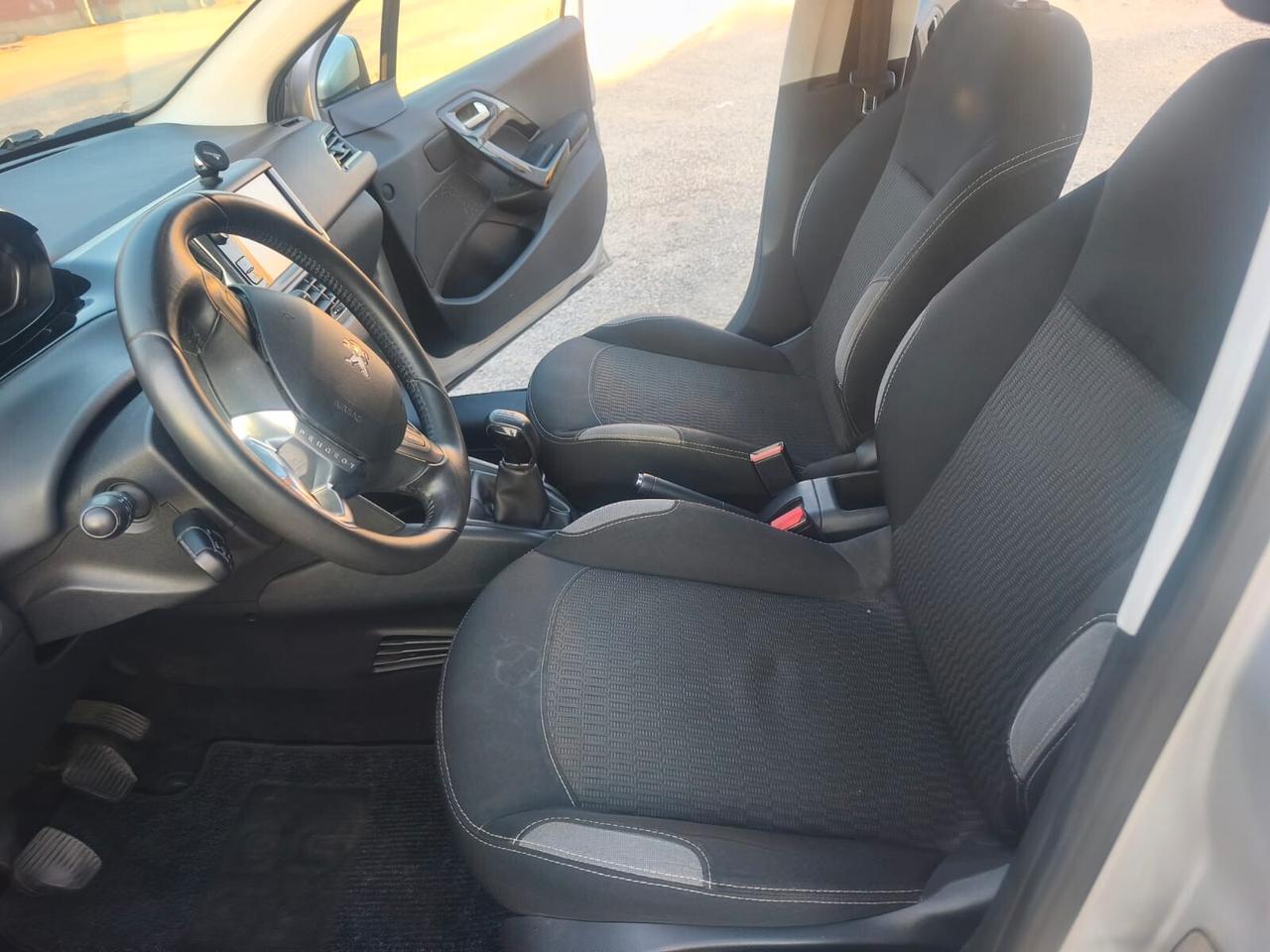 Peugeot 208 2016---1.6 Diesel Neopatentati