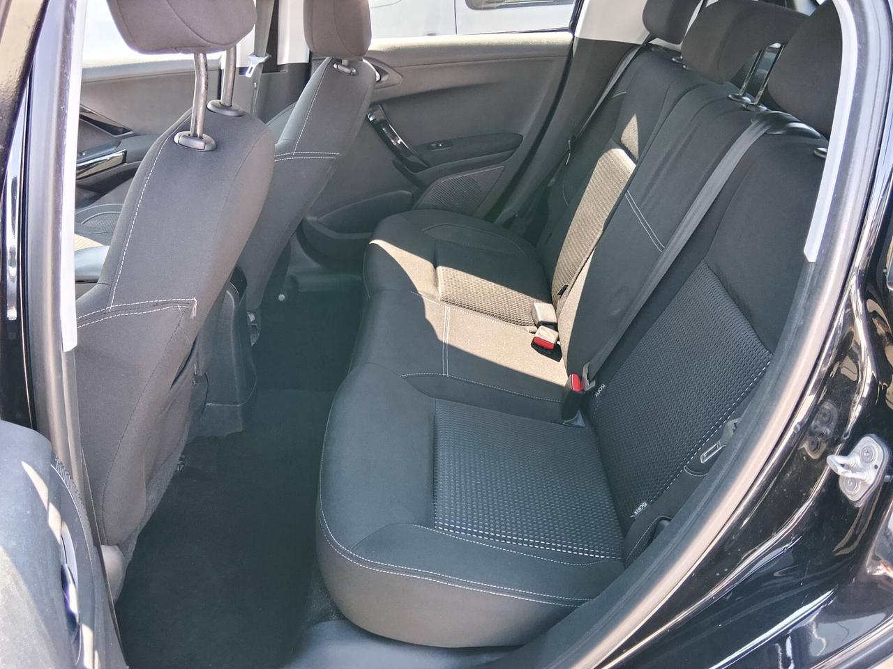 Peugeot 208 HDi Allure NAVI/CAMER/CROMO