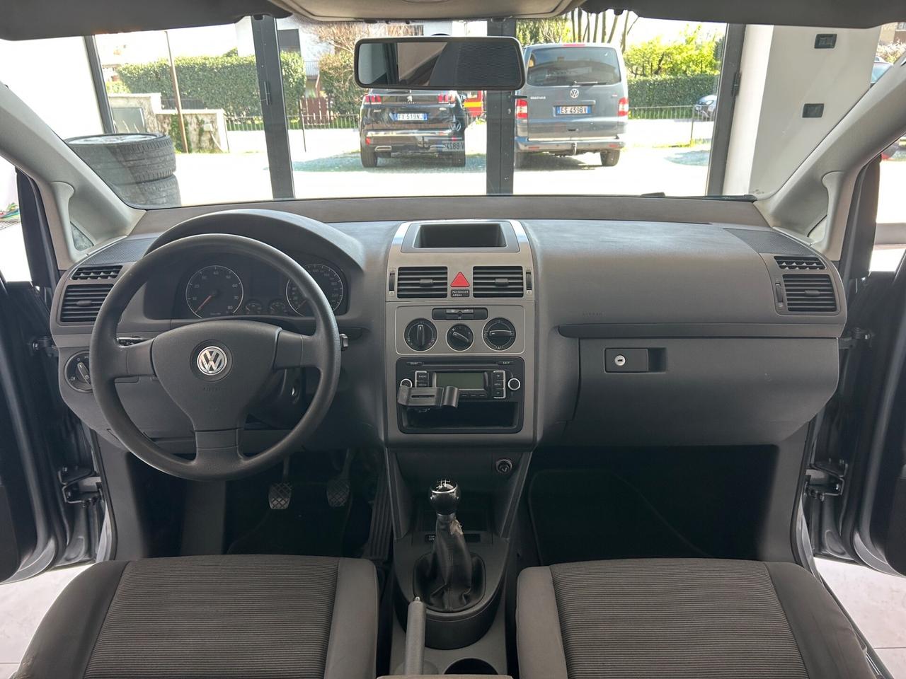 Volkswagen Touran 1.6 GPL 75 kw con gancio traino