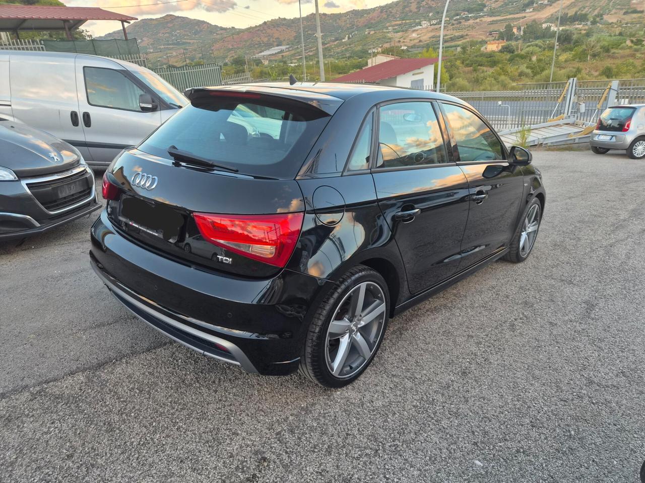 Audi A1 1.6 TDI S line edition plus